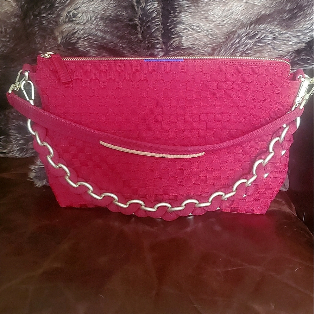 Rothys Daily Crossbody with Chain in Cranberry